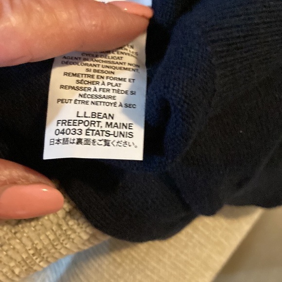 Men’s LL Bean 1/4 Zip Sweater - Picture 7 of 8